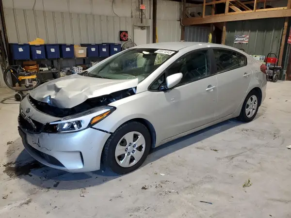 3KPFK4A74HE143379 2017 KIA FORTE - Image 1