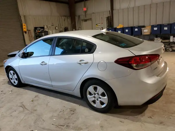 3KPFK4A74HE143379 2017 KIA FORTE - Image 2