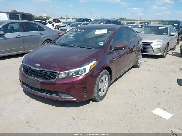 3KPFK4A74HE146329 2017 KIA FORTE - Image 2
