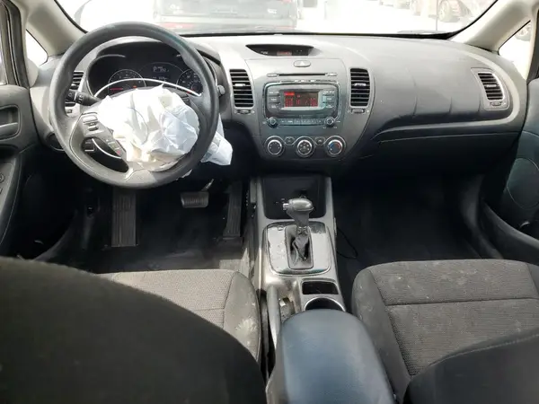3KPFK4A74HE146394 2017 KIA FORTE - Image 8