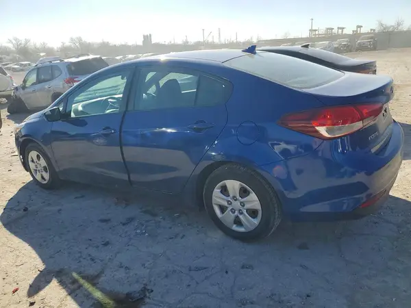 3KPFK4A74HE148470 2017 KIA FORTE - Image 2