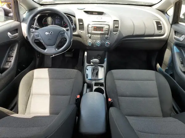 3KPFK4A74HE148565 2017 KIA FORTE - Image 8
