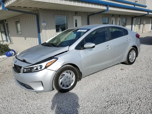 3KPFK4A74HE151305 2017 KIA FORTE - Image 1