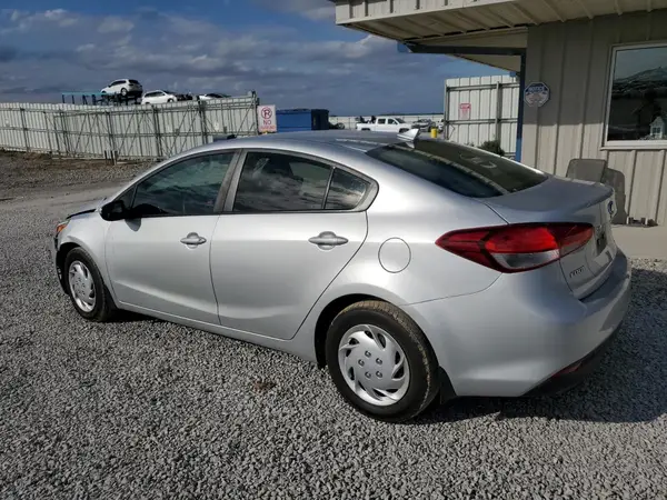 3KPFK4A74HE151305 2017 KIA FORTE - Image 2