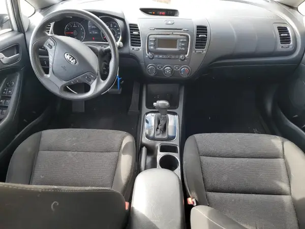 3KPFK4A74HE151305 2017 KIA FORTE - Image 8