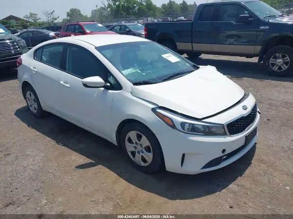 3KPFK4A74HE152485 2017 KIA FORTE - Image 1