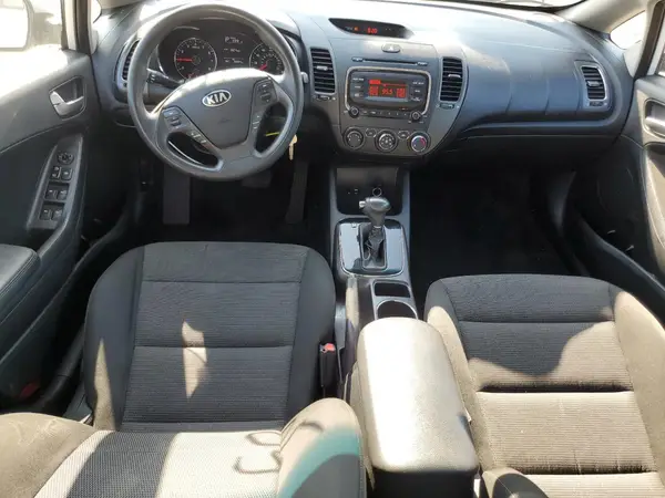 3KPFK4A74HE156424 2017 KIA FORTE - Image 8