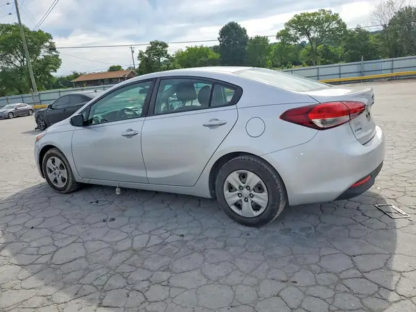 3KPFK4A74HE159551 2017 KIA FORTE - Image 2