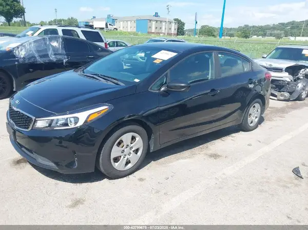 3KPFK4A74HE159940 2017 KIA FORTE - Image 2