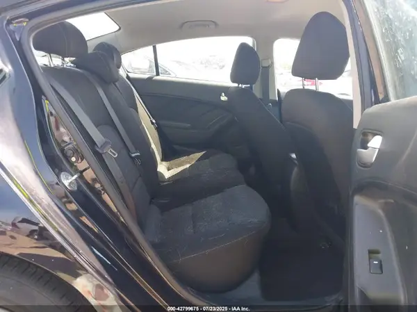 3KPFK4A74HE159940 2017 KIA FORTE - Image 8