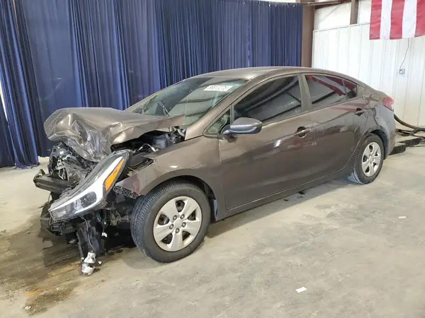 3KPFK4A74HE160876 2017 KIA FORTE - Image 1