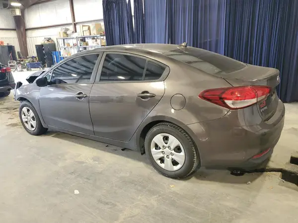 3KPFK4A74HE160876 2017 KIA FORTE - Image 2