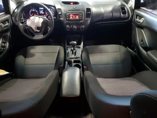 3KPFK4A74HE160876 2017 KIA FORTE - Image 8