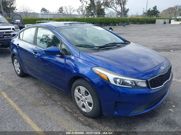 3KPFK4A74HE160960 2017 KIA FORTE - Image 1