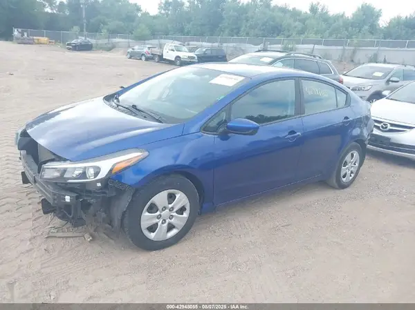 3KPFK4A74HE161056 2017 KIA FORTE - Image 2