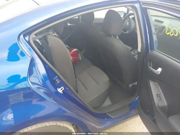 3KPFK4A74HE161056 2017 KIA FORTE - Image 8