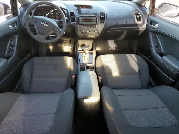 3KPFK4A74JE165470 2018 KIA FORTE - Image 8