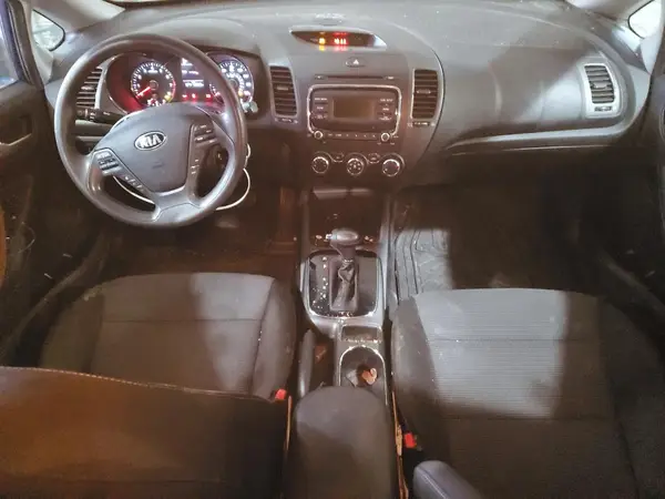 3KPFK4A74JE168272 2018 KIA FORTE - Image 8