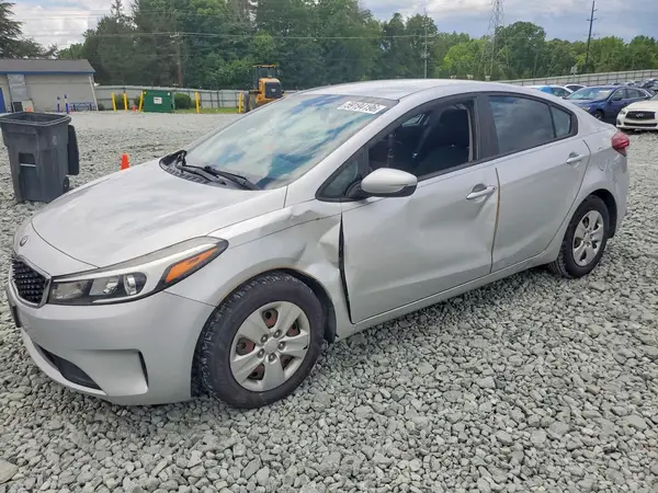 3KPFK4A74JE169504 2018 KIA FORTE - Image 1
