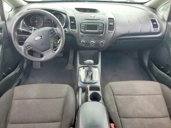 3KPFK4A74JE169504 2018 KIA FORTE - Image 8