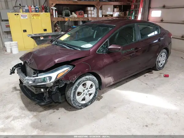 3KPFK4A74JE169695 2018 KIA FORTE - Image 2
