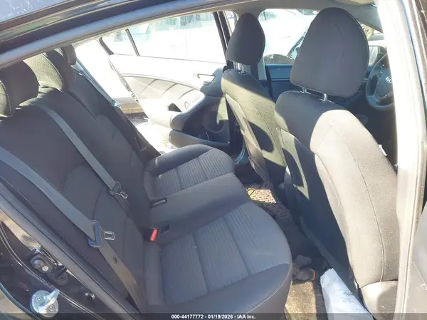 3KPFK4A74JE174797 2018 KIA FORTE - Image 8