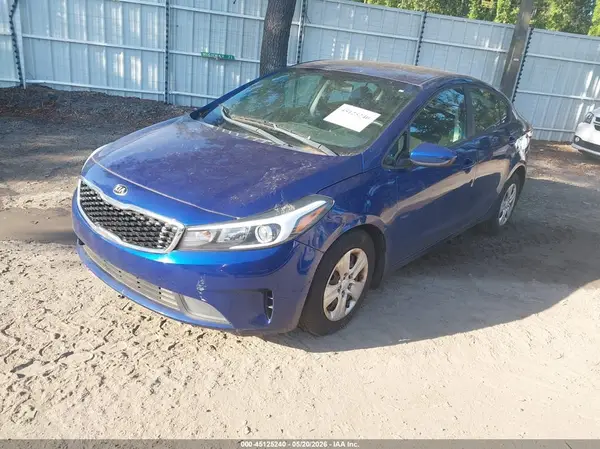 3KPFK4A74JE175867 2018 KIA FORTE - Image 2