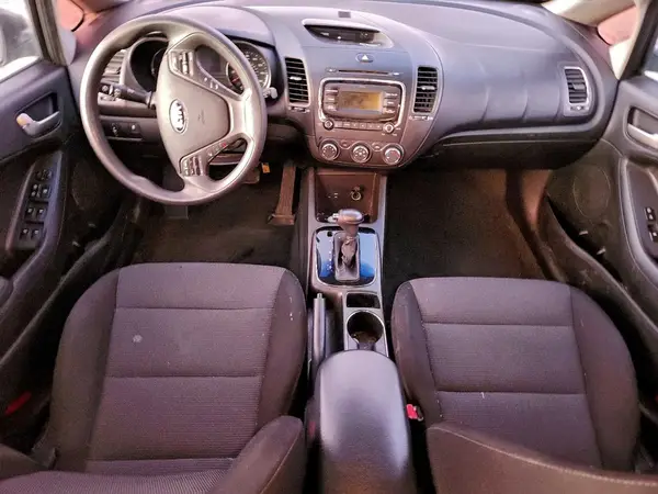 3KPFK4A74JE177487 2018 KIA FORTE - Image 8