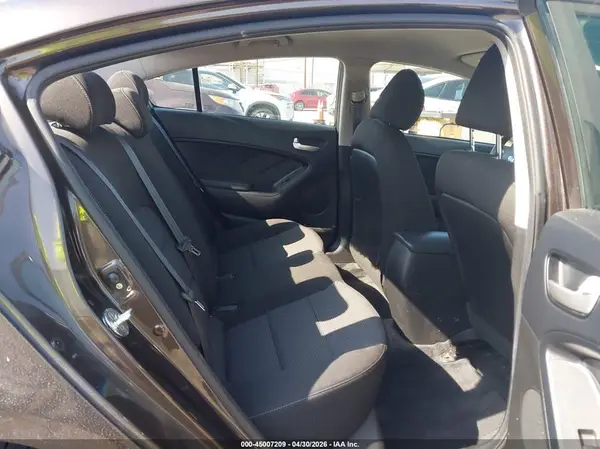 3KPFK4A74JE177571 2018 KIA FORTE - Image 8