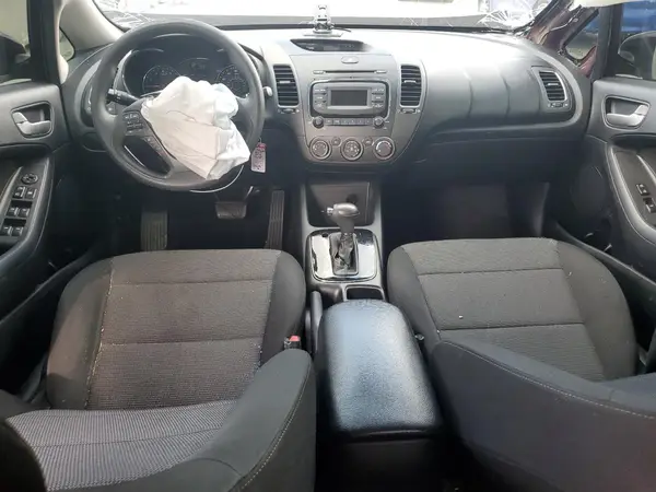 3KPFK4A74JE177781 2018 KIA FORTE - Image 8