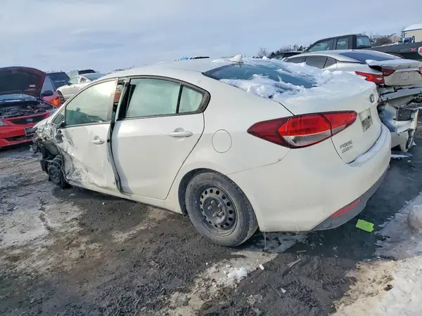 3KPFK4A74JE178204 2018 KIA FORTE - Image 2