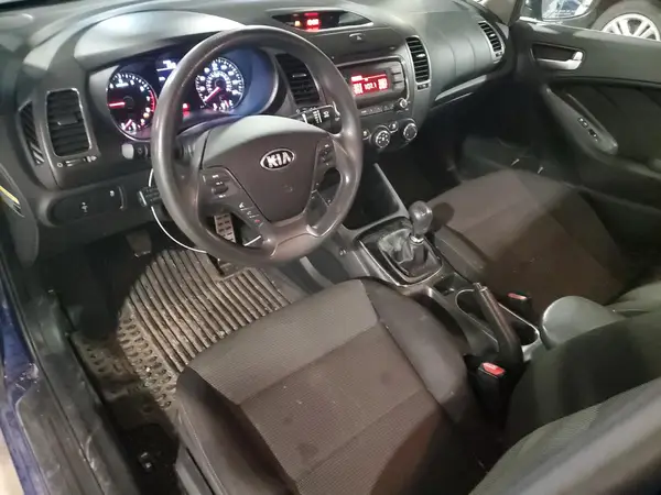 3KPFK4A74JE178347 2018 KIA FORTE - Image 8