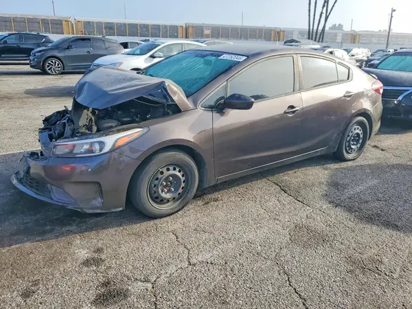 3KPFK4A74JE179160 2018 KIA FORTE - Image 1