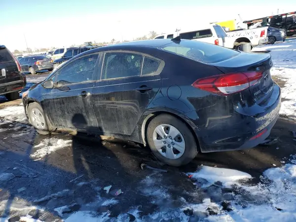 3KPFK4A74JE179594 2018 KIA FORTE - Image 2