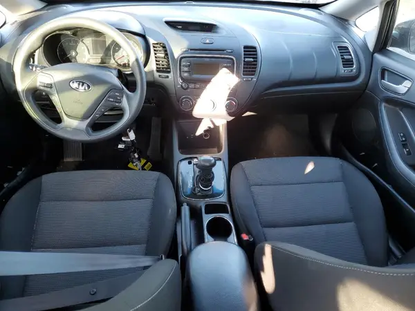 3KPFK4A74JE179594 2018 KIA FORTE - Image 8