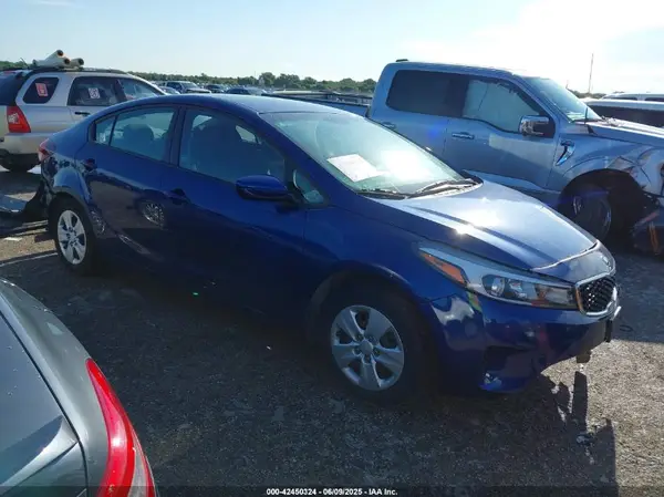 3KPFK4A74JE180003 2018 KIA FORTE - Image 1