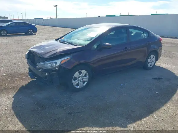3KPFK4A74JE181362 2018 KIA FORTE - Image 2