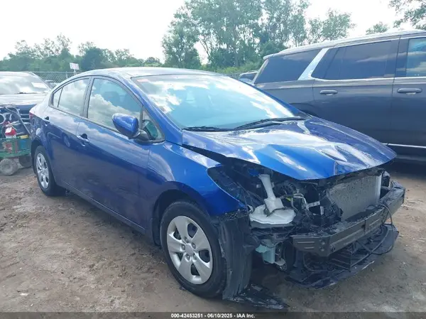 3KPFK4A74JE188490 2018 KIA FORTE - Image 1