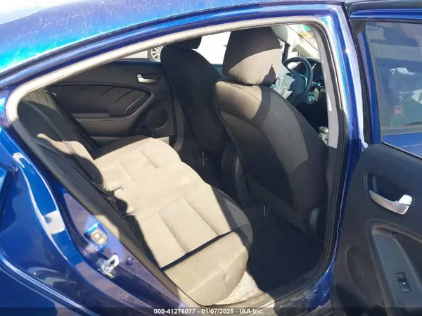 3KPFK4A74JE189395 2018 KIA FORTE - Image 8