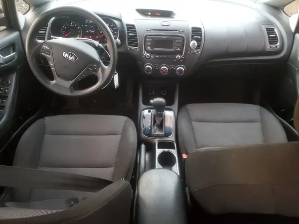 3KPFK4A74JE189414 2018 KIA FORTE - Image 8