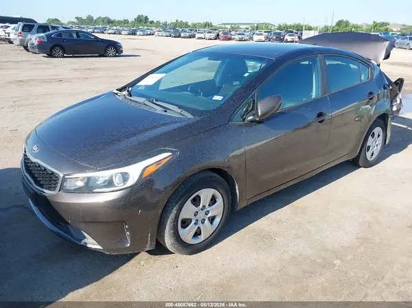 3KPFK4A74JE190501 2018 KIA FORTE - Image 2