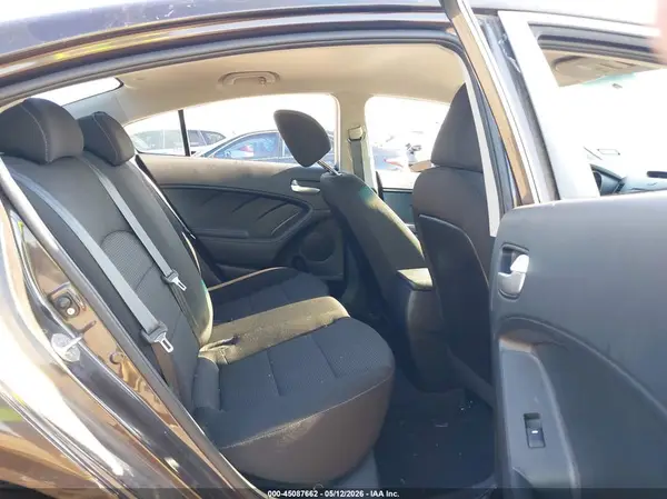3KPFK4A74JE190501 2018 KIA FORTE - Image 8