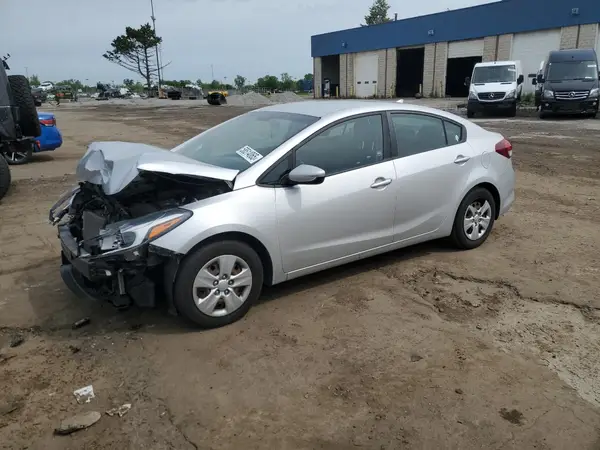 3KPFK4A74JE190739 2018 KIA FORTE - Image 1