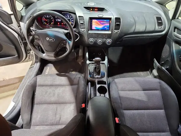 3KPFK4A74JE192894 2018 KIA FORTE - Image 8