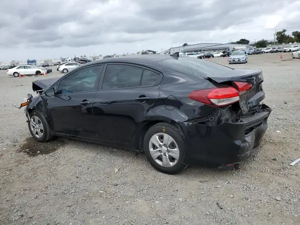 3KPFK4A74JE194807 2018 KIA FORTE - Image 2