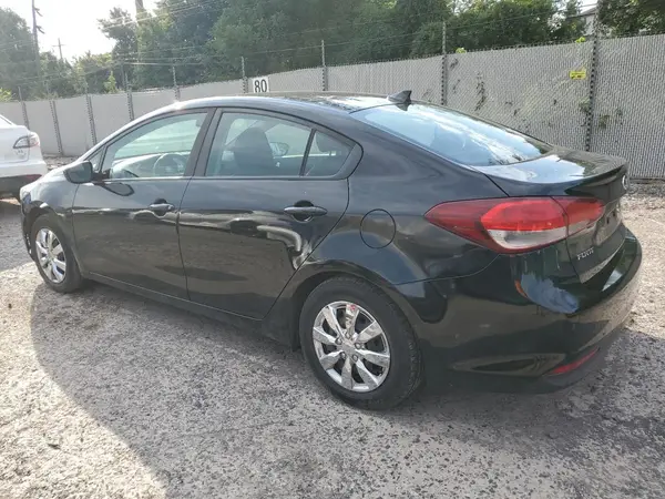 3KPFK4A74JE202355 2018 KIA FORTE - Image 2