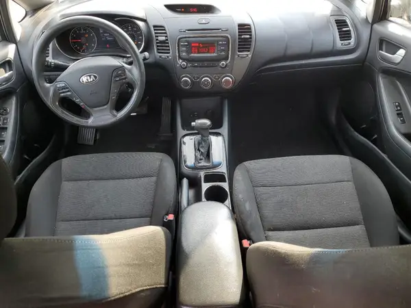 3KPFK4A74JE202355 2018 KIA FORTE - Image 8