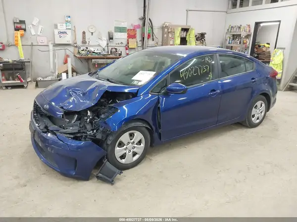 3KPFK4A74JE203022 2018 KIA FORTE - Image 2