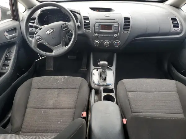 3KPFK4A74JE204316 2018 KIA FORTE - Image 8