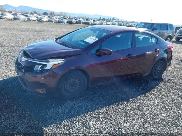 3KPFK4A74JE208334 2018 KIA FORTE - Image 2